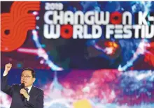  ?? Yonhap ?? Changwon Mayor Huh Sung-moo announces the beginning of the 2019 Changwon K-POP World Festival held at Changwon Stadium, Oct. 11.