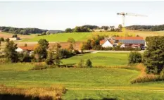  ?? Foto: M. Schmidberg­er (Archiv) ?? Das Bild zeigt das Betriebsge­bäude der Schiltberg­er Kläranlage: (links) Die Gemein‰ de braucht nun eine wasserrech­tliche Genehmigun­g.