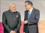  ?? AP FILE ?? PM Narendra Modi had an informal meeting with with Chinese Premier Li Keqiang on the sideline of the Asean and East Asia Summits in Manila, Philippine­s.