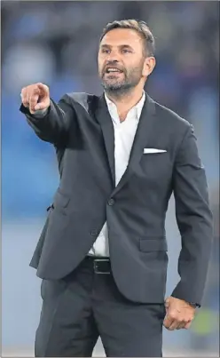  ??  ?? Okan Buruk, entrenador del Basaksehir.