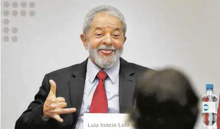  ?? Pedro Ladeira/Folhapress ?? O ex-presidente Lula em evento organizado pelo PT, em Brasília, para discutir propostas para a economia brasileira