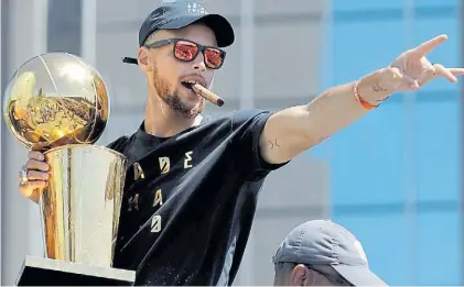  ?? AP ?? MVP. Stephen Curry ganará más de 40 millones de dólares por año, casi lo mismo de los últimos cuatro.