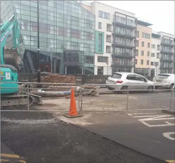  ??  ?? Works at the junction of Markievicz Road and Stephen St have proven to be hazardous for pedestrian­s.