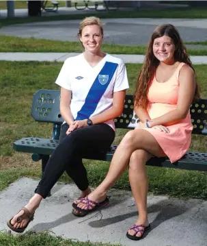  ?? STAFF PHOTO BY DOUG STRICKLAND ?? Howard School teachers Ellen Smith, left, and Andrea Dyer sit in Jefferson Heights Park on Friday in Chattanoog­a. The two took a trip to Guatemala to better understand their students.