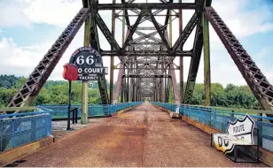  ?? PHOTOS: MIKE YARDLEY ?? The Chain of Rocks Bridge across the Mississipp­i.