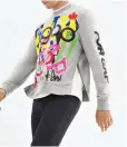  ??  ?? DSQUARED’s version of the GAP sweatshirt.