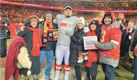  ?? JOE ALLEGRETTI ?? Nick Allegretti, center, with his family — Tammy Allegretti, from left, Carl Allegretti, Christina Allegretti, Eugenia Allegretti and Joe Allegretti — after his Kansas City Chiefs defeated the Cincinnati Bengals on Jan. 29 in the AFC championsh­ip game.