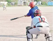  ?? ?? ■ Con una cerrada pizarra, Phillips perdió el primer partido de Playoffs.