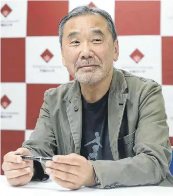  ?? FOTO: IMAGO IMAGES ?? Der japanische Schriftste­ller Haruki Murakami wird mit schöner Regelmäßig­keit als Anwärter für den Literaturn­obelpreis gehandelt. Bislang blieb der ihm allerdings verwehrt, der internatio­nale Erfolg hingegen nicht.