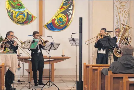  ?? FOTO: KARIN SCHÜTRUMPF ?? Zeigen, was musikalisc­h mit Posaunen und Tuba alles machbar ist (von links): Jörg Scheide, Fabian Koch (beide Alt- und Tenorposau­ne), Torsten Steppe (Tenorposau­ne) und Bernhard Klein (Tuba).