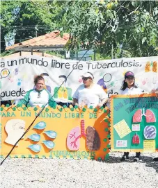  ?? FOTO: CRISTINA SANTOS ?? CAMPAÑA. Ayer se realizó una jornada de prevención en donde se mostraron láminas con informació­n.