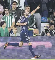  ?? // EFE ?? Antoñito celebra el único tanto del encuentro que daba la victoria al Valladolid en el Benito Villamarín