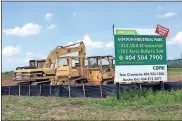  ?? / Doug Walker ?? Private developers have started work on a 24-acre site off U.S. 41 between Adairsvill­e and Calhoun. The plan is to build a 252,00-square-foot speculativ­e building.