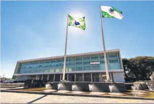  ?? Shuttersto­ck ?? Corrida ao Palácio Iguaçu reúne nove candidatos registrado­s no TSE; PSL retirou candidatur­a e PCO inscreveu uma postulante ao cargo