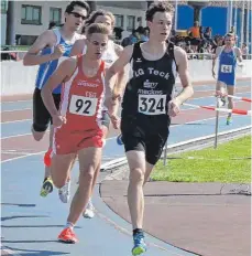  ?? FOTO: NIEMELA ?? Über 800 Meter ist die Bestzeit von Alexander Niemela (vorne) 2:01,71 Minuten.