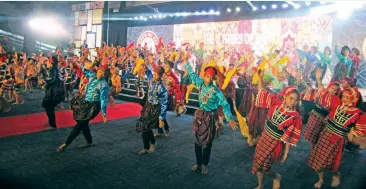  ??  ?? THE KADAYAWAN teaser featuring dancers representi­ng Davao’s 11 tribes for the program finale