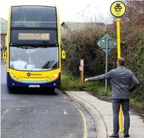  ?? PHOTO: GERRY MOONEY ?? Bus stop: The new 40E bus route on the section of road that Fingal County Council now wants to close between Tyrrellsto­wn and Hollystown.