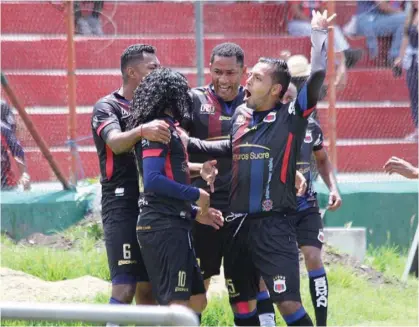  ??  ?? JUEGO. Deportivo Quito juega en la segunda categoría desde 2017.