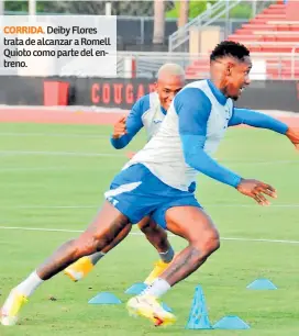  ??  ?? CORRIDA.
Deiby Flores trata de alcanzar a Romell Quioto como parte del entreno.