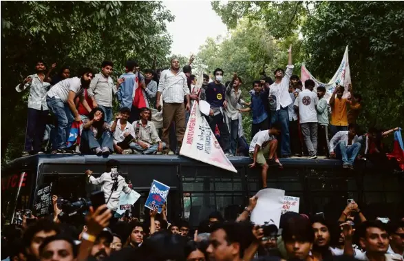 En Inde, le grand retour du mouvement des «cafards» | Liberation ...