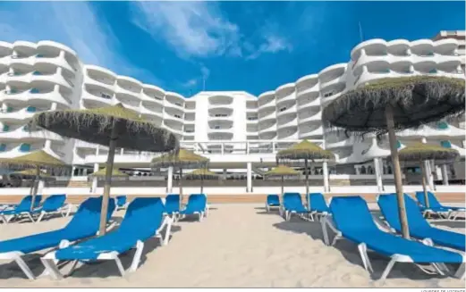  ?? LOURDES DE VICENTE ?? Por primera vez en su historia, el Hotel Playa Victoria de Cádiz cerró tras la temporada estival.