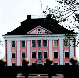  ?? FOTO: EVY NICKSTRÖM ?? ■ Stor-Sarvlaks gård i Lovisa testamente­rades till Svenska litteratur­sällskapet på 1950-talet.