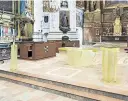  ?? [ Peter Eberts Bamberg ] ?? Dominikane­rkirche (oben), Blick ins Innere (l.), neuer Altarraum (r.).