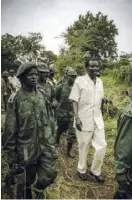  ??  ?? Le chef de la LRA, Joseph Kony, au Soudan du Sud en 2006. Il est toujours en fuite.