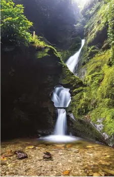  ??  ?? You need to stand in the water to get this view of the fall at St Nectan’s Glen