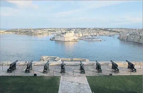  ?? DOMENIC AQUILINA / EFE ?? El port de La Valletta, una de les ciutats més ben fortificad­es d’Europa