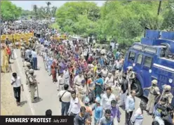  ?? MUJEEB FARUQUI/HT ARCHIVE ?? ■ Farmers hit the streets against the government in Madhya Pradesh.