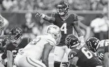  ?? Brett Coomer / Staff photograph­er ?? Coach Bill O’Brien is impressed with the ability of QB Deshaun Watson to handle fluid situations at the line of scrimmage.