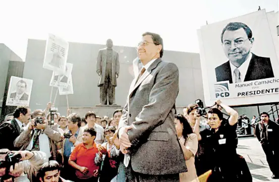  ?? /CURTOSCURO ?? Manuel Camacho Solís fue un candidato del Partido Centro Democrátic­o