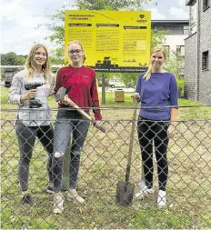  ?? BILD: PRIVAT ?? Die drei Azubis, die das Projekt begleiten (von links): Lynn Bode, Anna Dombrowski und Sarah Tonne