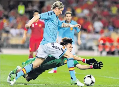  ??  ?? FERNANDO ’El Niño’’ Torres ha estado activo en la etapa de entrenamie­ntos de la selección de España.