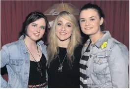  ??  ?? Niamh Ryan, Jennifer O’Brien and Aoife Roy at Zaska on Sunday night in the Harbour Bar.