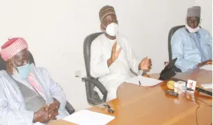  ??  ?? From left: The Chief Imam of Malali Mosque, Sheikh Murtala A. Shanono; Secretary- General, Council of Imams and Ulamas, Mallam Yusuf Y. Arrigasiyy­u and Public Relations Officer, Dr. Abdullahi M. Nuhu, during a press conference in Kaduna yesterday, on the crisis in southern Kaduna