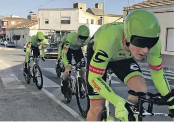  ??  ?? Cannondale in the 2017 Tour of Valencia