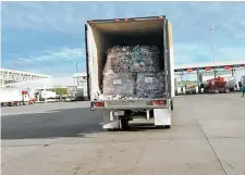  ?? ESPECIAL ?? La unidad detenida en el puesto de Querobabi, en el que personal del Ejército y PF halló decenas de paquetes con enervantes sintéticos.