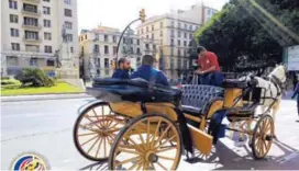  ?? FEDEFUTBOL ?? Buen paseo se pegó Celso por las calles de la ciudad española.