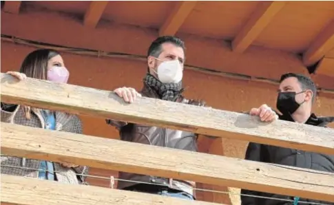  ?? ICAL ?? Luis Tudanca, ayer durante su visita al Albergue de Peregrinos Domenico Laffi de El Burgo Ranero (León)