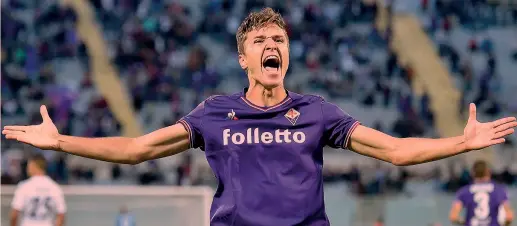  ?? ACTIVA FOTO ?? Federico Chiesa, 20 anni, attaccante della Fiorentina, ha esordito in Serie A a 18 anni il 20 agosto 2016 contro la Juventus a Torino