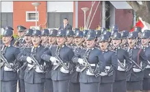  ??  ?? Formación de las cadetes por el Día del Agente Policial.