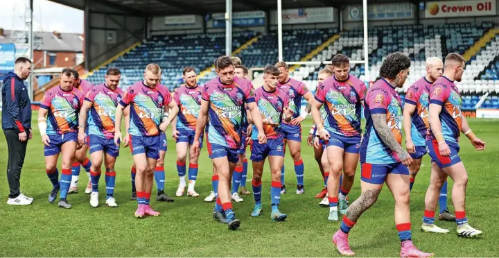  ?? Jackie Meredith ?? ●●Pre-match warm-up completed, Hornets head for the changing room ahead of Sunday’s clash against Newcastle Thunder at the Crown Oil Arena