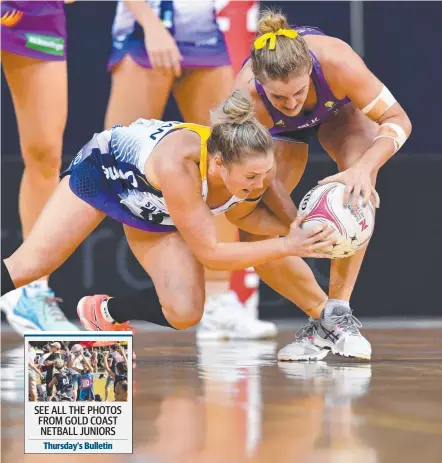  ?? Picture: AAP IMAGE ?? Laura Scherian (left) of the Lightning goes for the ball against Gabi Simpson (right) of the Firebirds.