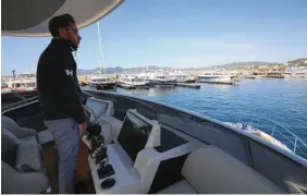  ??  ?? Cannes est l’un des rares salons nautiques au monde qui offre l’opportunit­é aux clients d’essayer les bateaux durant toute la durée du show.
