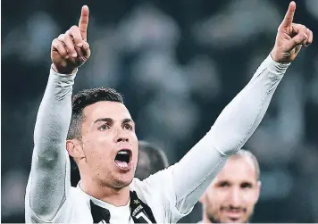 ?? FOTO: AFP ?? Cristiano Ronaldo no podía faltar a la fiesta y a los 63 minutos puso el tercer gol de Juventus ante Frosinone.