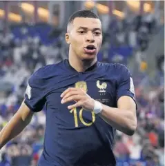  ?? FOTO: AFP ?? Kylian Mbappé y los Blues son marcados favoritos para superar a los polacos en octavos.