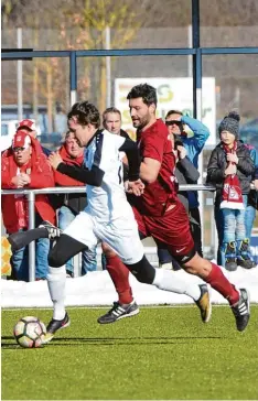  ?? Foto: Gerd Jung ?? Ein gutes und intensives Spiel lieferten sich der Tabellenfü­hrer SV Heimstette­n und der TSV Rain.