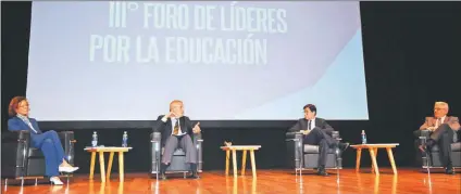  ?? DUBINI ?? MINISTRO DE EDUCACIÓN. Jaime Perczyk expone en el Foro por la Educación organizado por Perfil, Unicef y la UBA. Sindicato docente Ademys protesta por la presencial­idad.